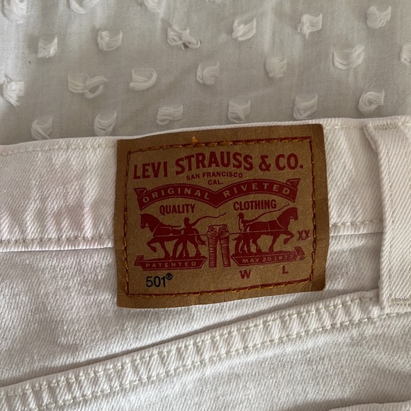 Levis 501 white denim shorts - Picture 3 of 3